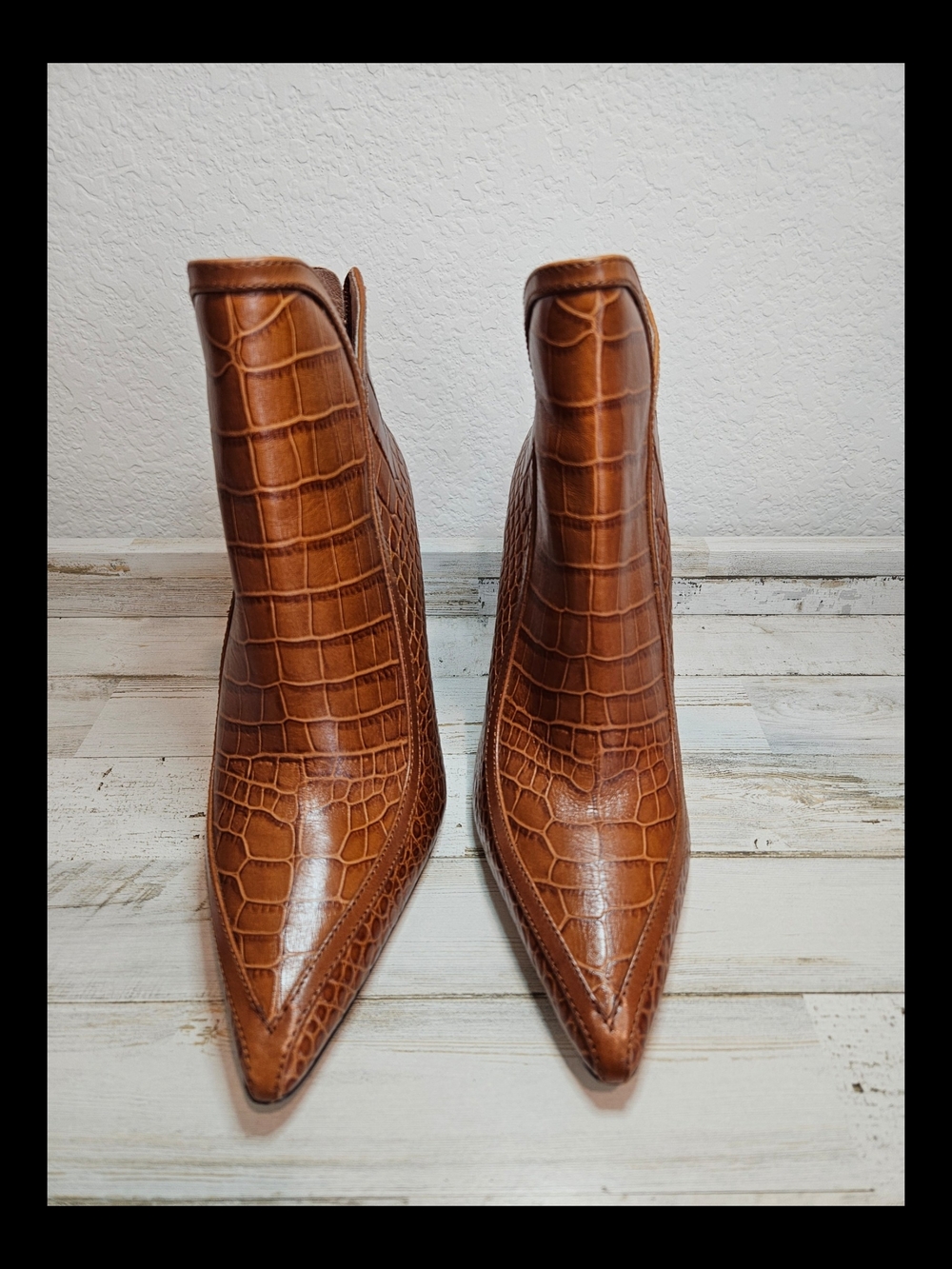 Louise et Cie  Brown Croc-Embossed Ankle Boots 8M- NEW